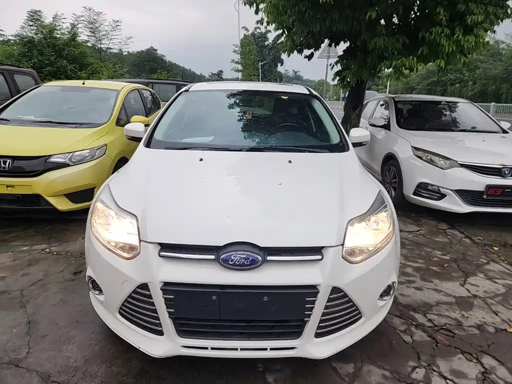 Ford Focus 2015 2012 Hatchback 1.6L Automatic Trend