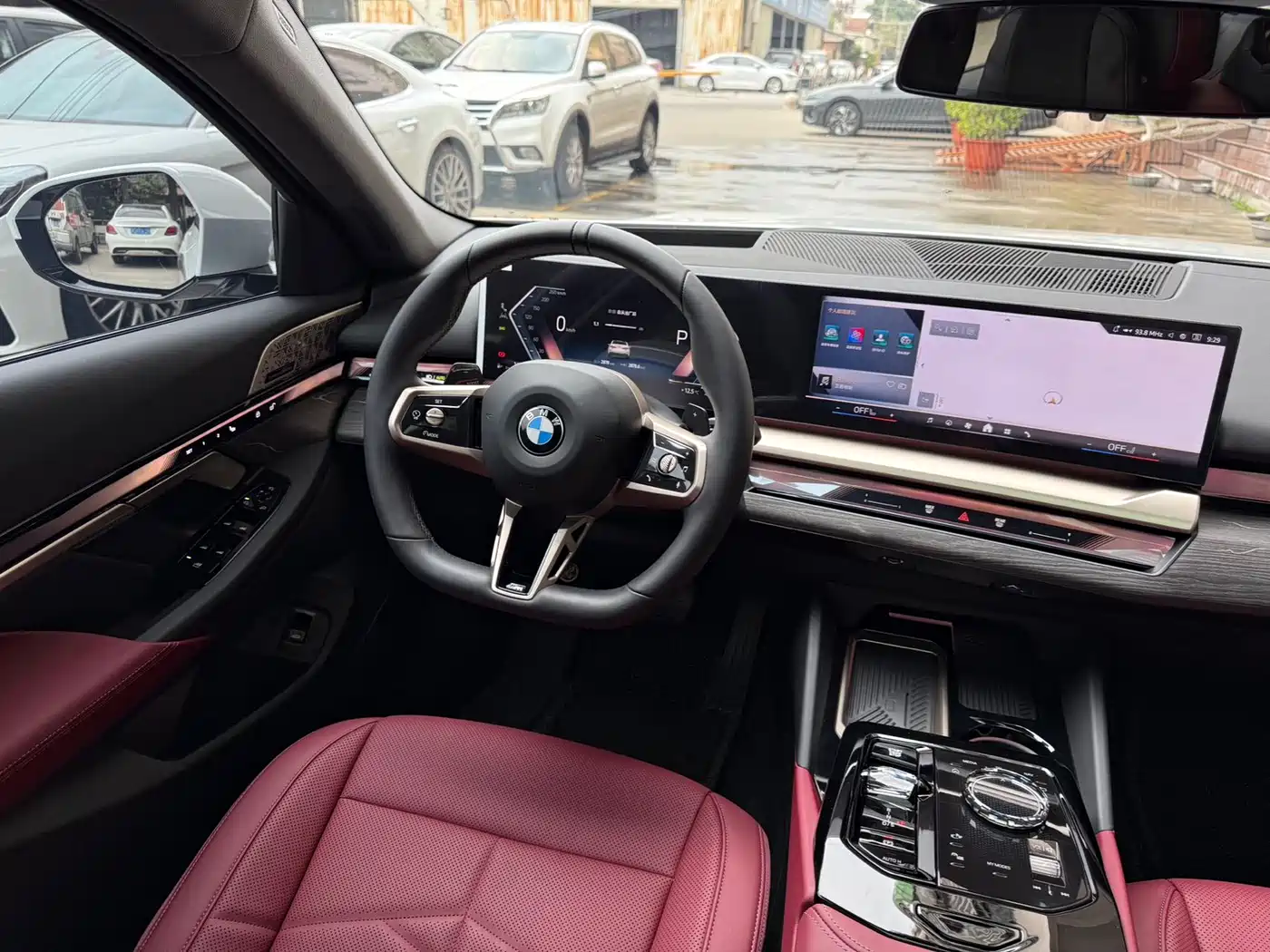 BMW 5 Series 2025 530Li Premium M Sport Package фото 10