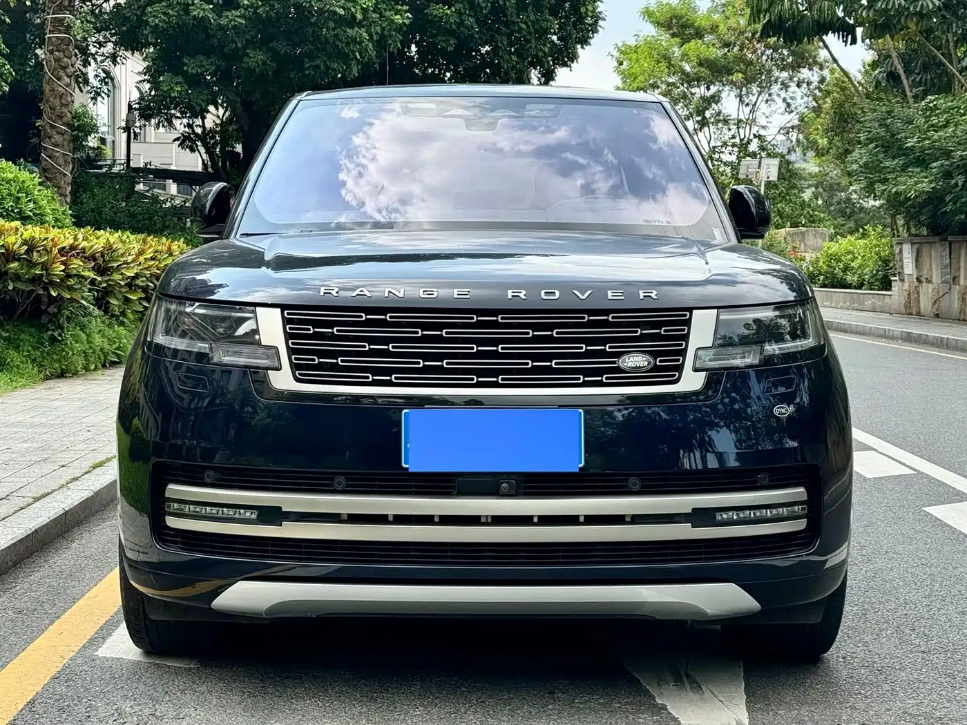 Photo 2 - Land Rover Range Rover