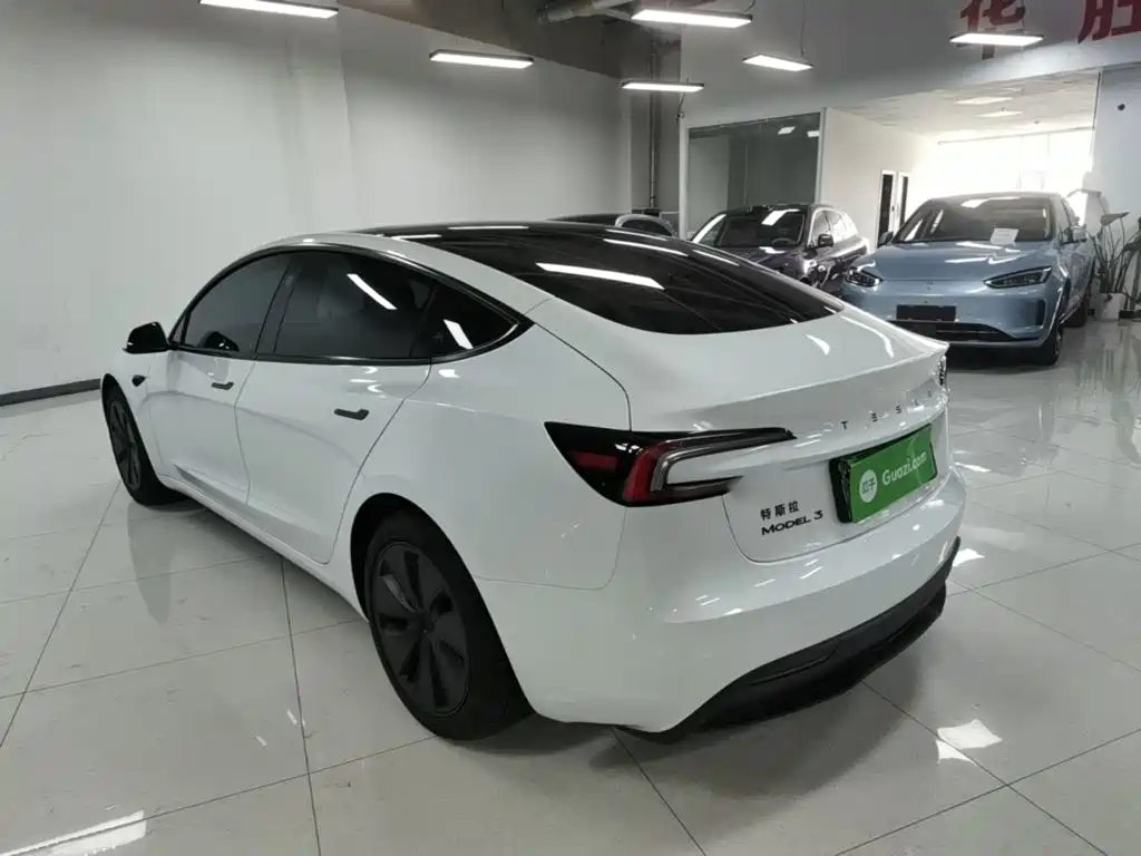 Tesla Model 3 2026 2025 Model Year Facelift Rear-Wheel Drive