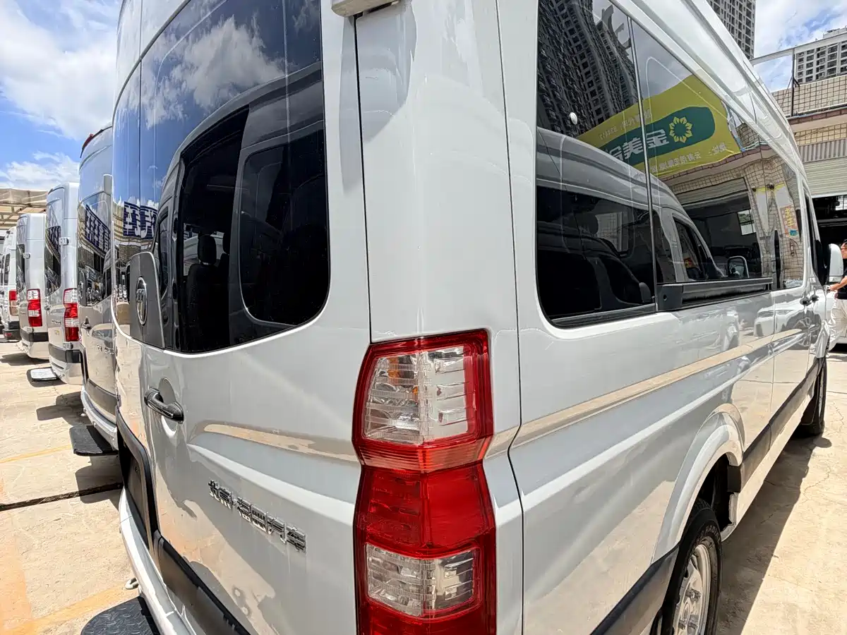 Foton Tuyano 2021 2021 2.0T Manual Tongtu Long Wheelbase Medium Roof 5/6/7-Seater 4F20TC3