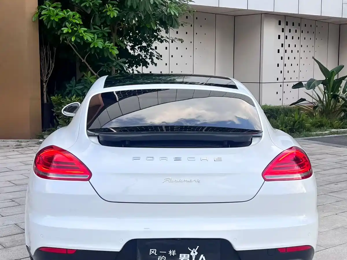 Фото 8 - Porsche Panamera