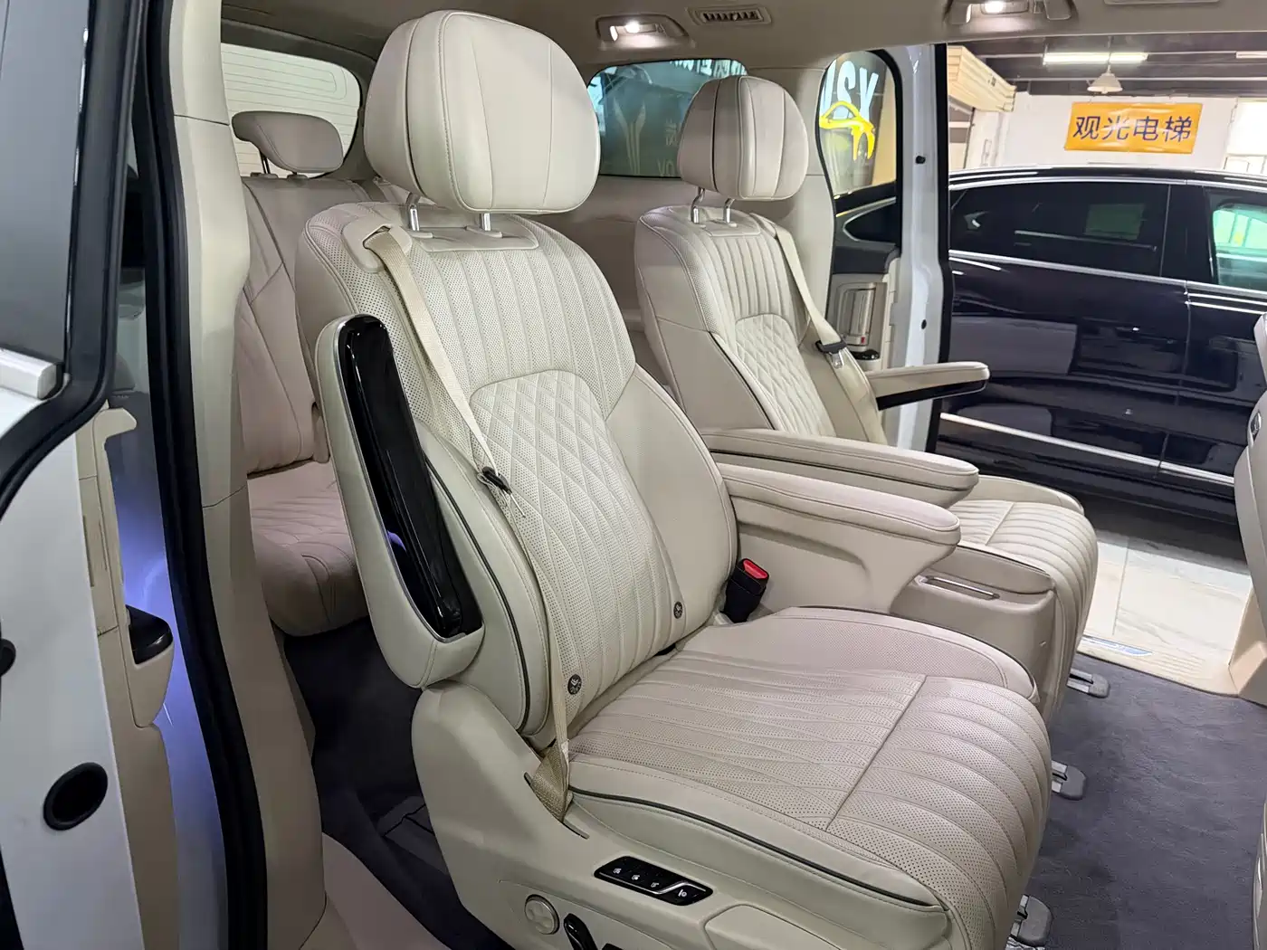 Voyah Auto Voyah Dreamer 2022 Low-carbon Dream+Smart Package фото 12