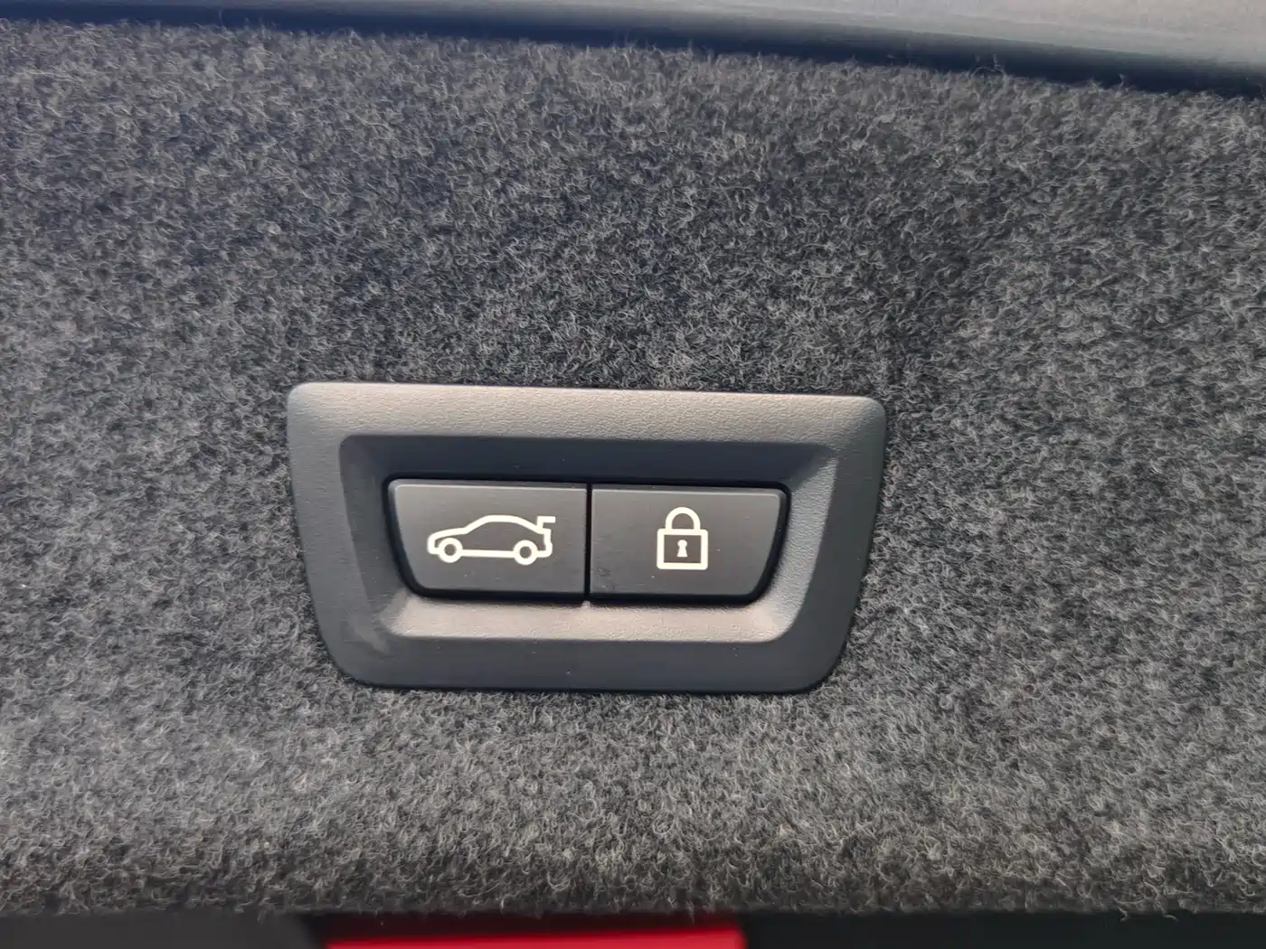 BMW 3 Series 2023 330Li M Sport Dark Night Package фото 10