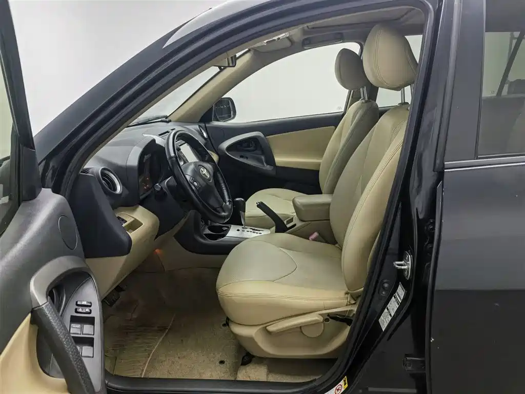 Toyota RAV4 Rongfang 2012 Styling Edition 2.0L Automatic 4WD фото 10