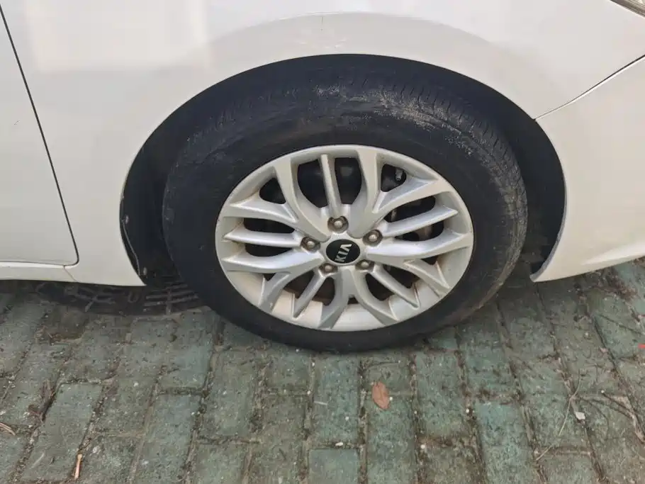 Kia K3S 2014 2014 1.6L Automatic GLS