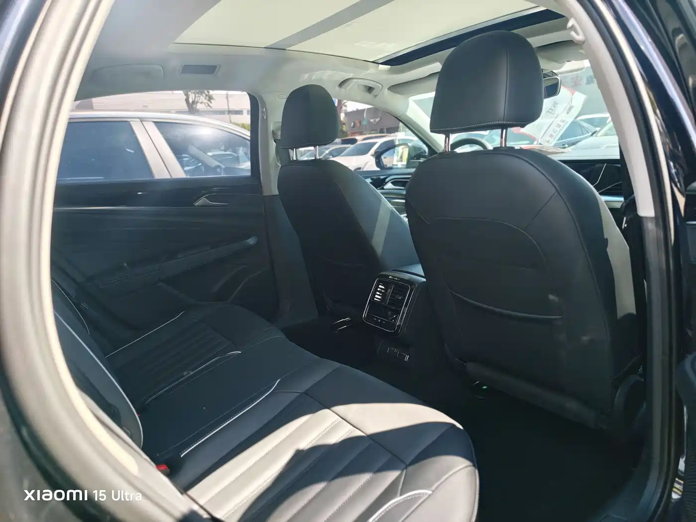 Volkswagen Passat 2022 330TSI Elite Edition фото 8