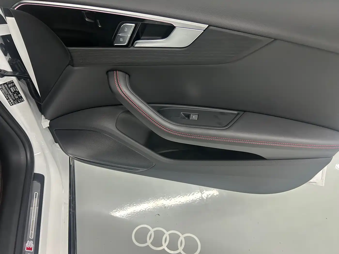 Audi A4L 2025 2 Million Celebration Edition 40 TFSI Fashion Dynamic фото 17