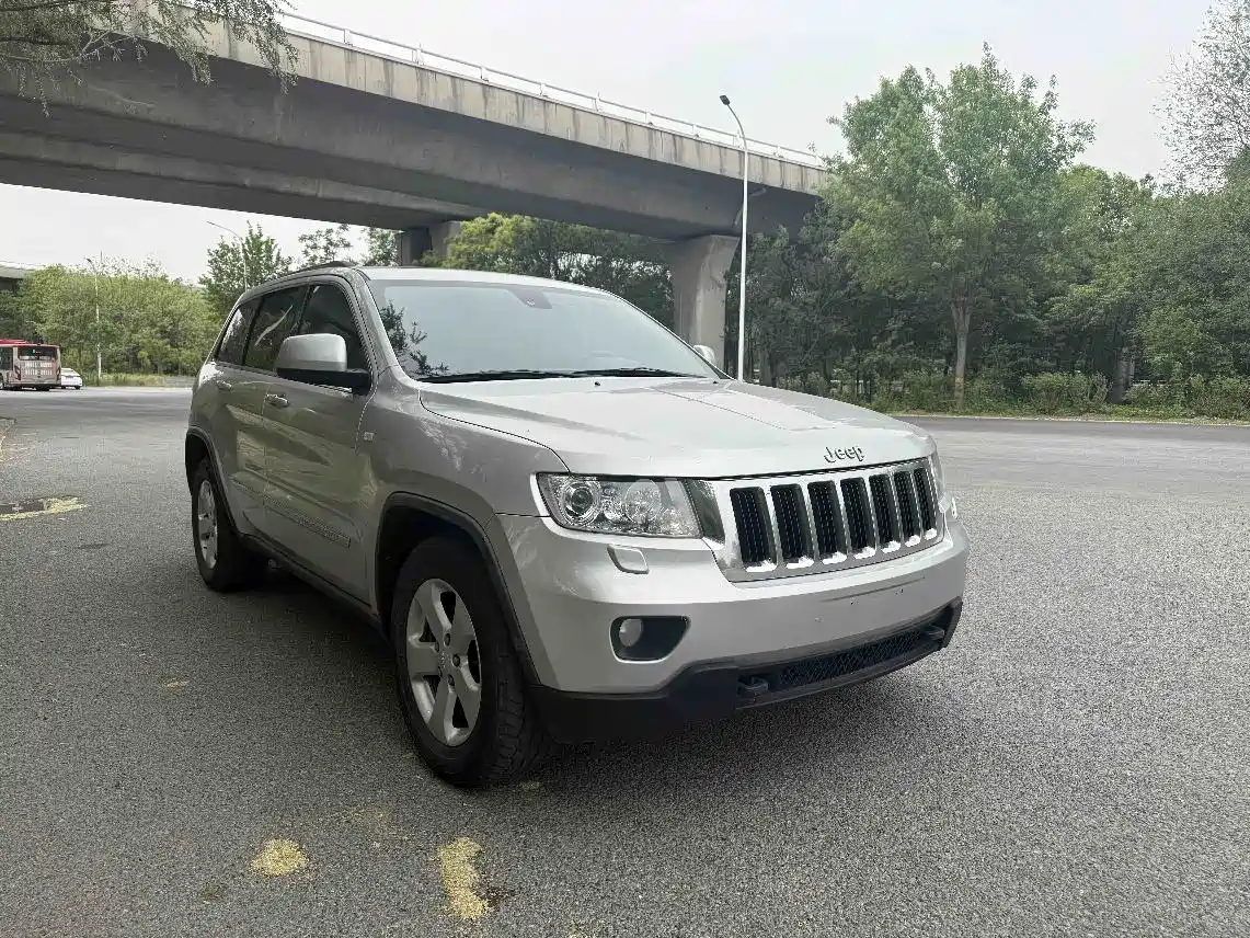 Jeep Grand Cherokee (Import) 2011 2011 3.6L Comfort Edition