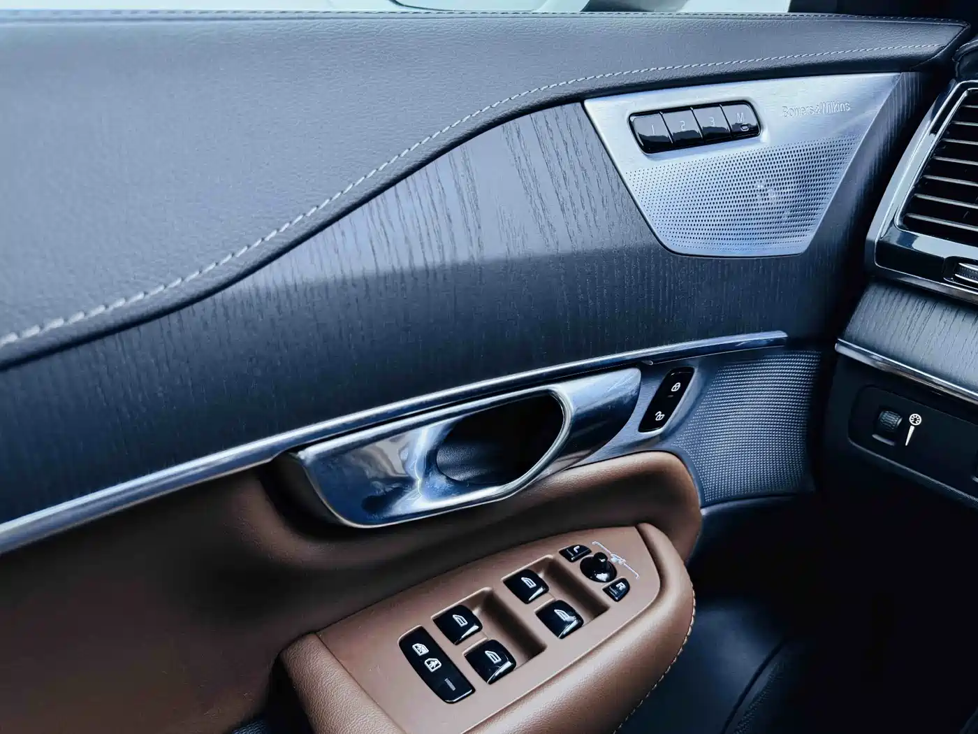 Фото 12 - Volvo XC90