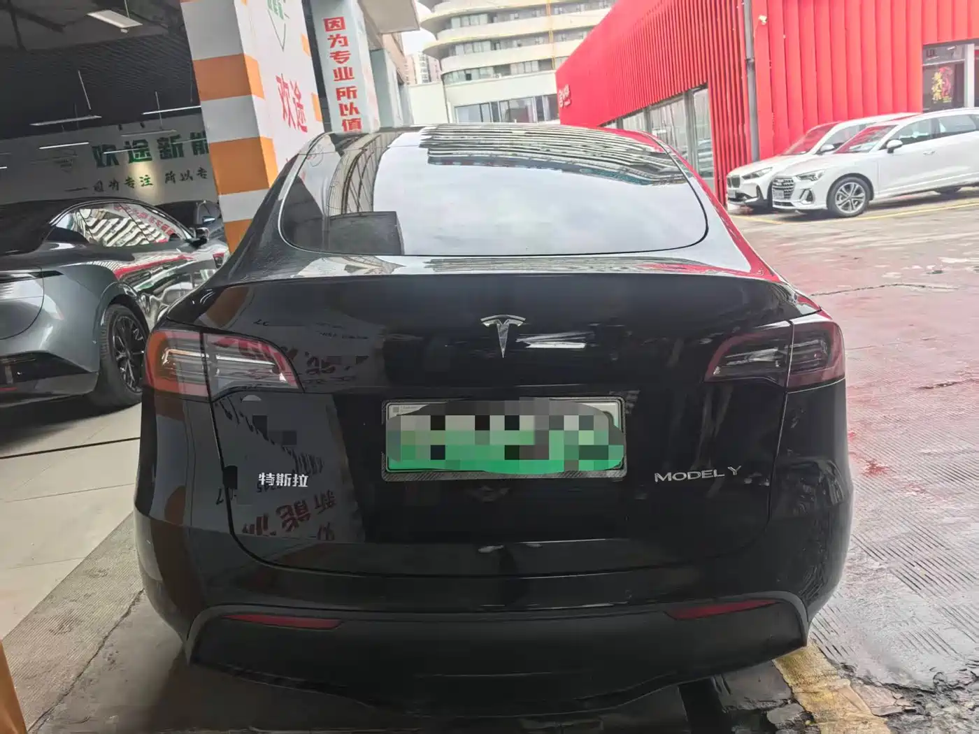TESLA MODEL Y