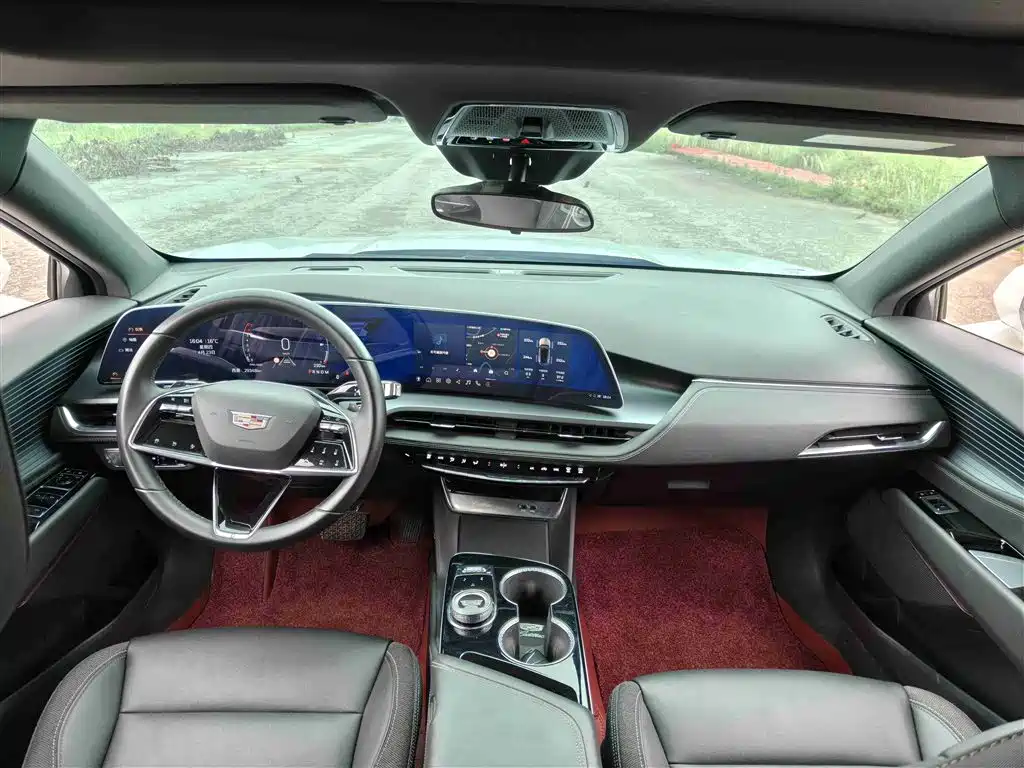 Cadillac GT4 2023 25T Trend Edition фото 6
