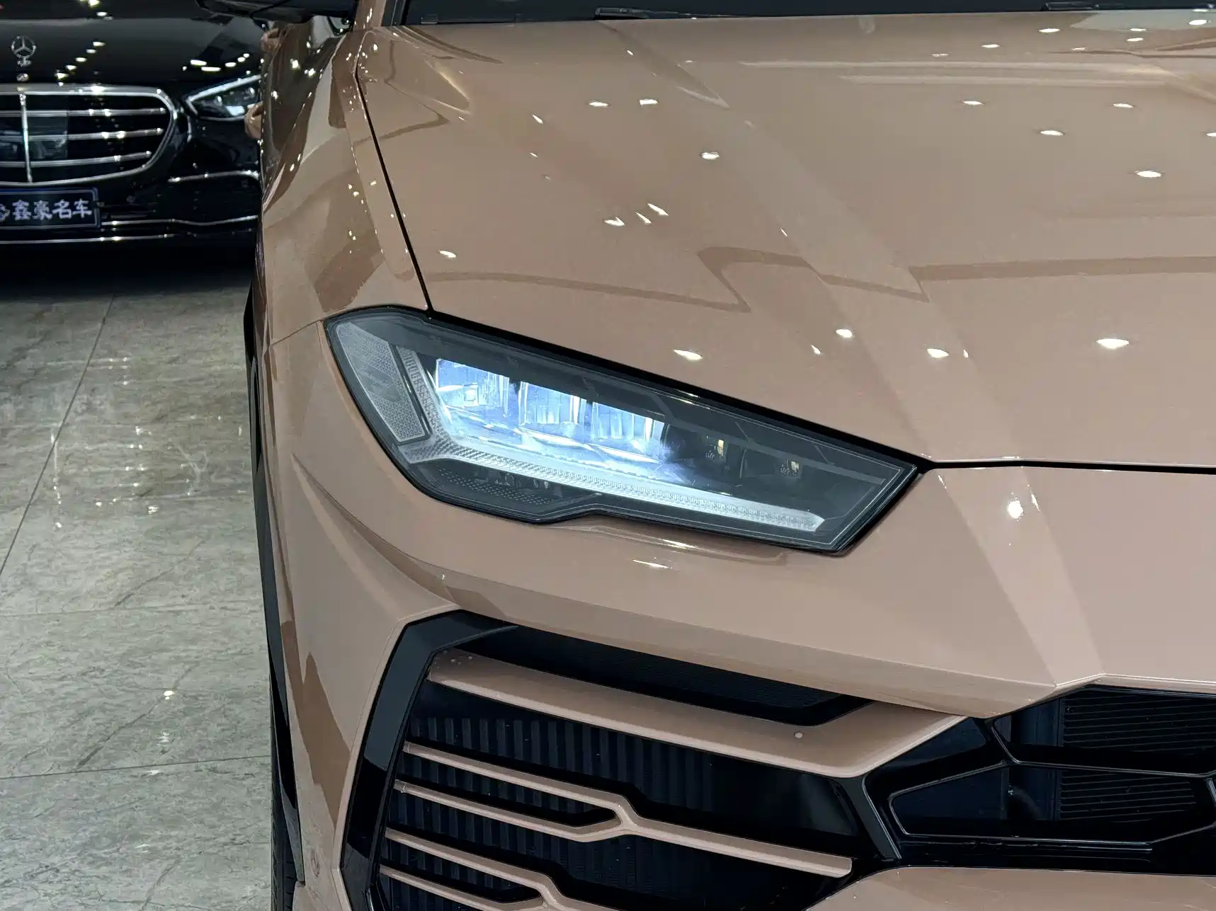 Фото 6 - Lamborghini Urus