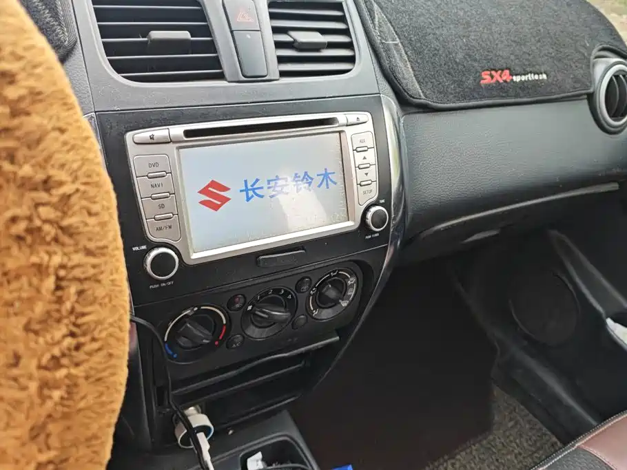 صورة 13 - Suzuki SX4