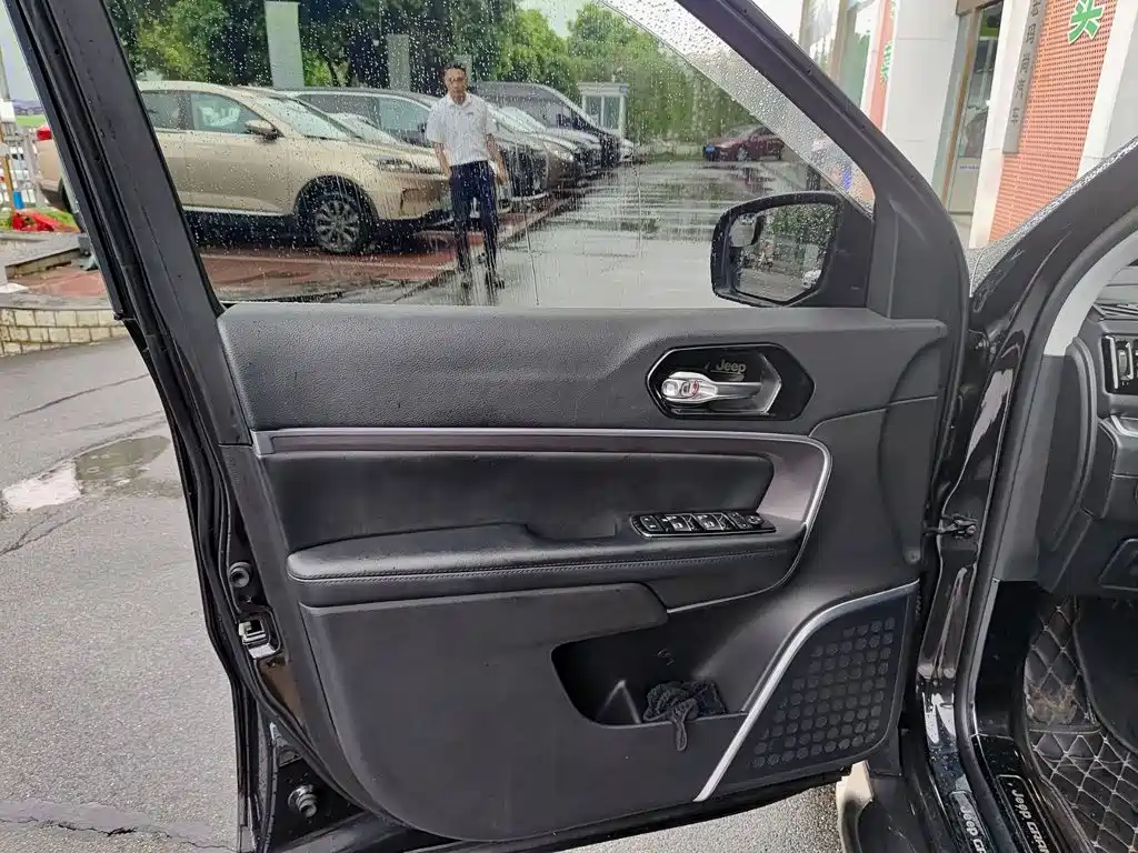 Jeep Grand Commander 2019 2018 2.0T 4WD Joy Edition (China VI)