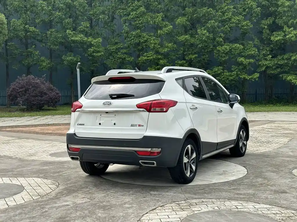 JAC Motors Refine S3 2017 2017 1.6L CVT Luxury Smart
