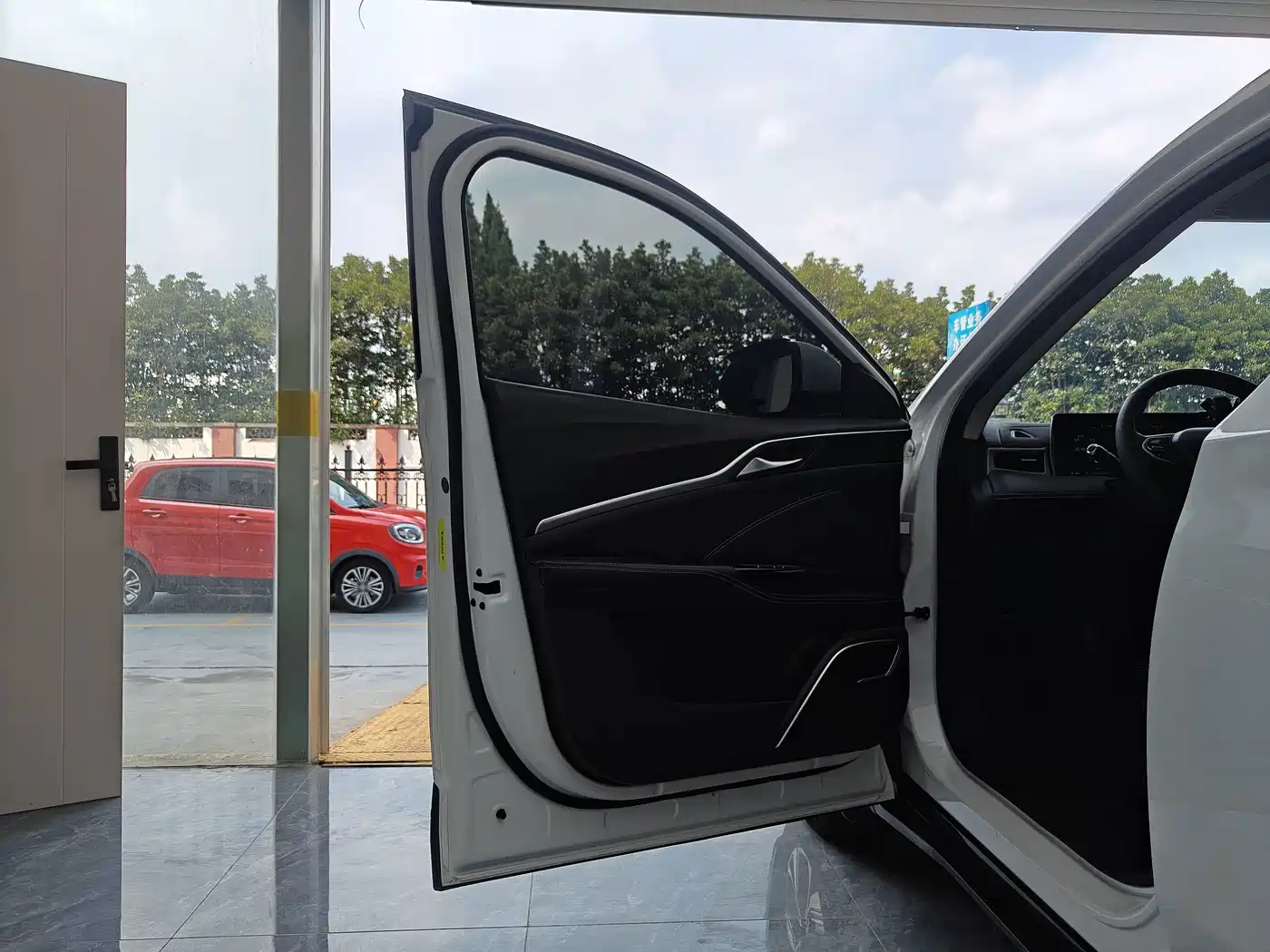 Фото 8 - Nezha Auto Neta U