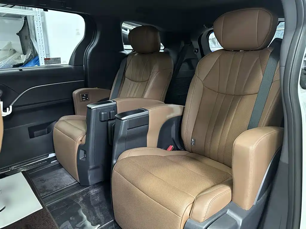 Toyota Sienna 2025 2026 2.5L Hybrid AWD Exclusive Edition