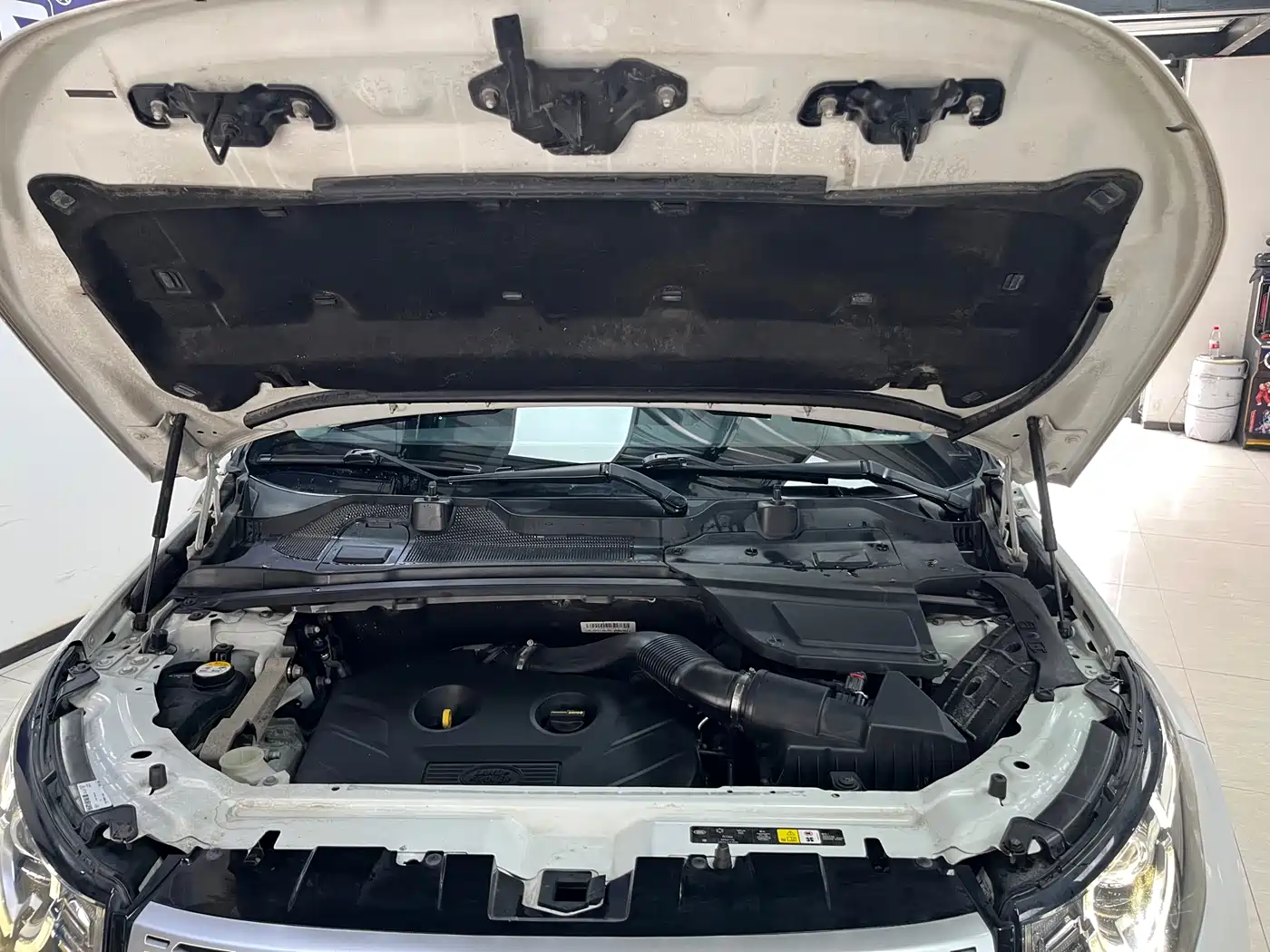 Land Rover Discovery Sport 2016 2.0T HSE фото 13