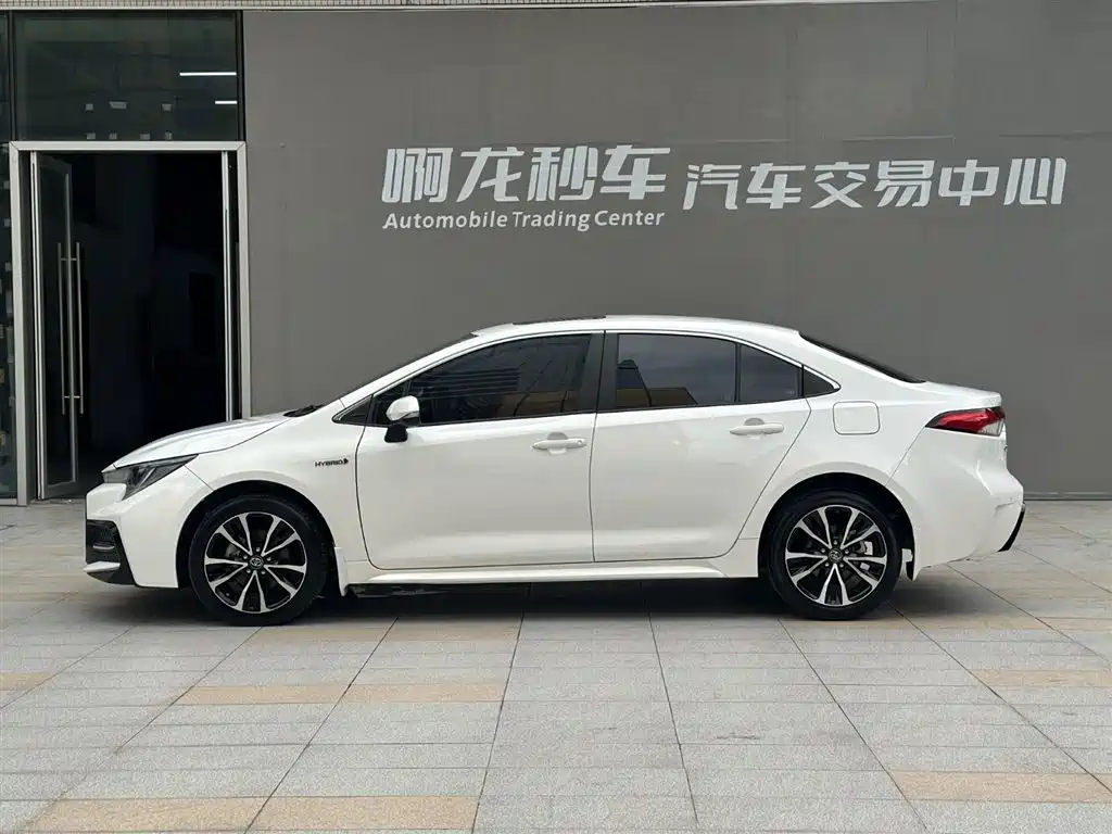 Toyota Levin 2022 Dual Engine 1.8H E-CVT Sport Edition фото 17
