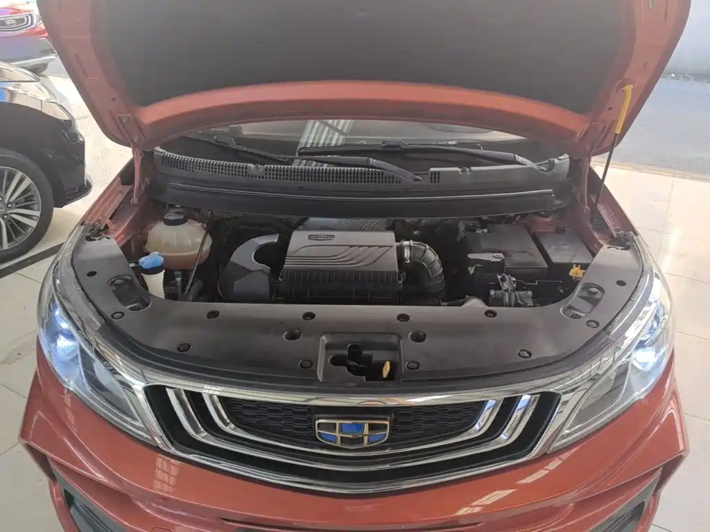 Фото 20 - Geely Vision X3