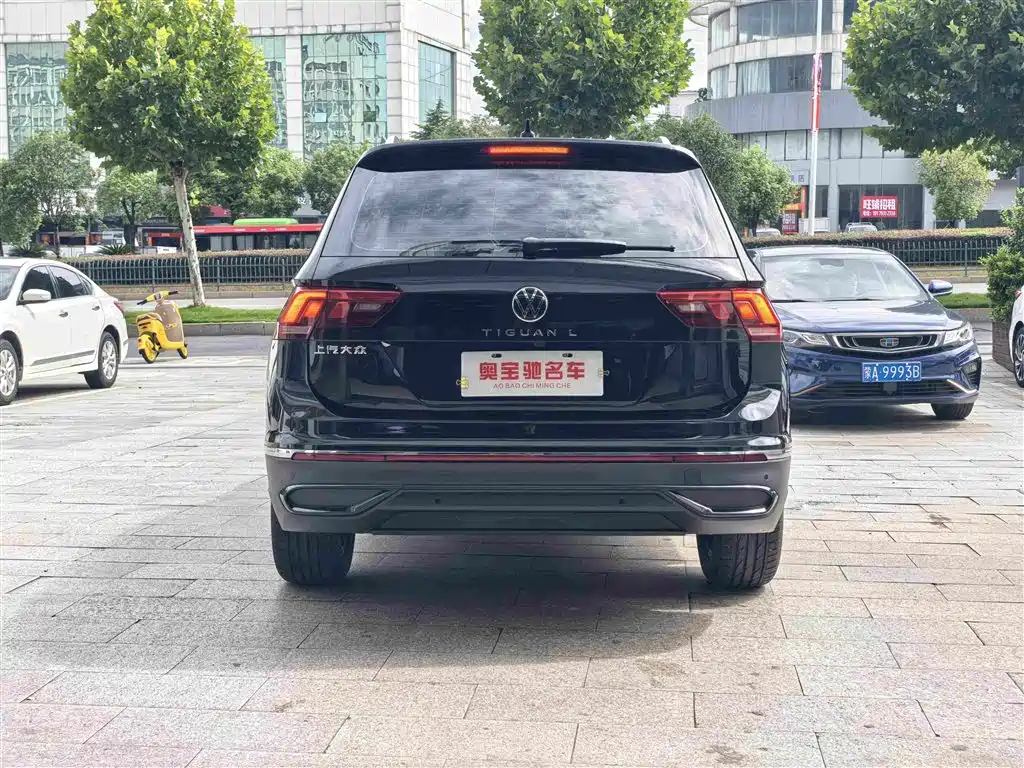Volkswagen Tiguan L 2025 2024 Outstanding 300TSI Auto 2WD Dragon Soaring Edition