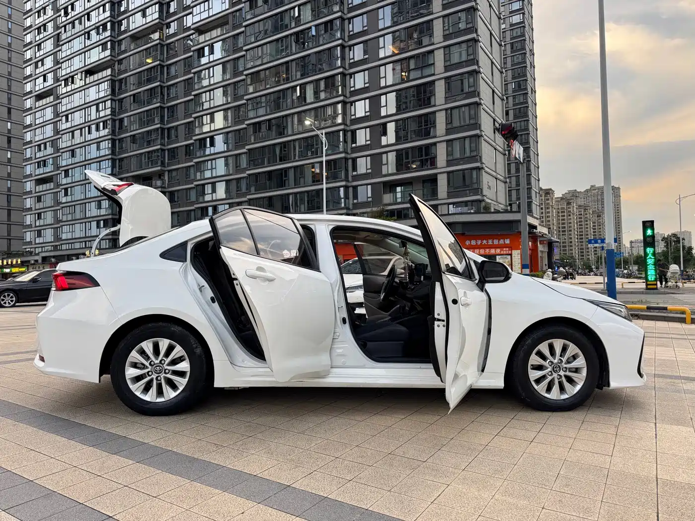 Photo 21 - Toyota Corolla