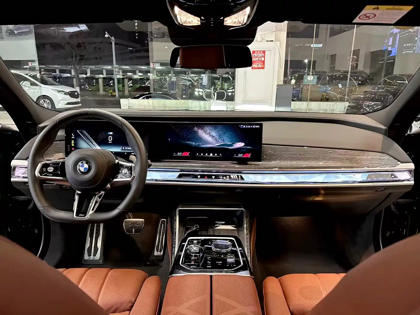 BMW 7 Series 2023 740Li Exclusive M Sport Package фото 8