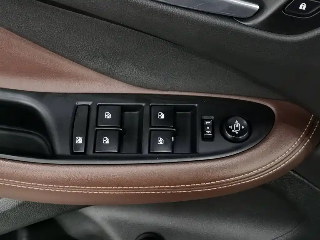Фото 9 - Buick Envision Plus