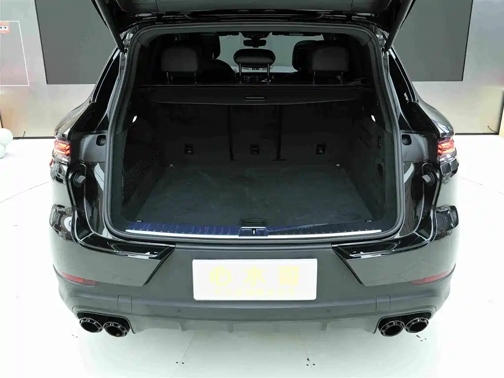 Фото 24 - Porsche Cayenne