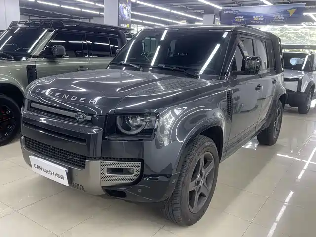 Land Rover Defender 2023