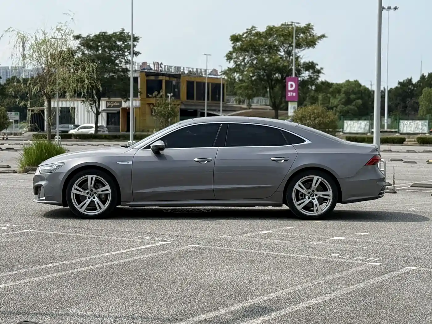 Фото 4 - Audi A7L