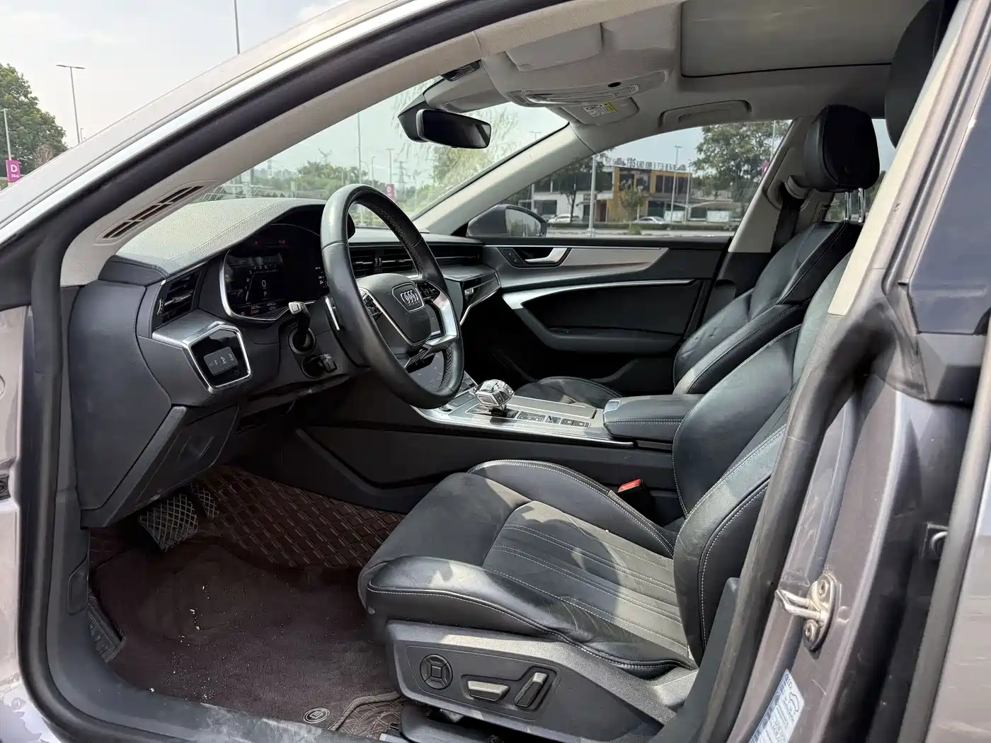 Фото 8 - Audi A7L