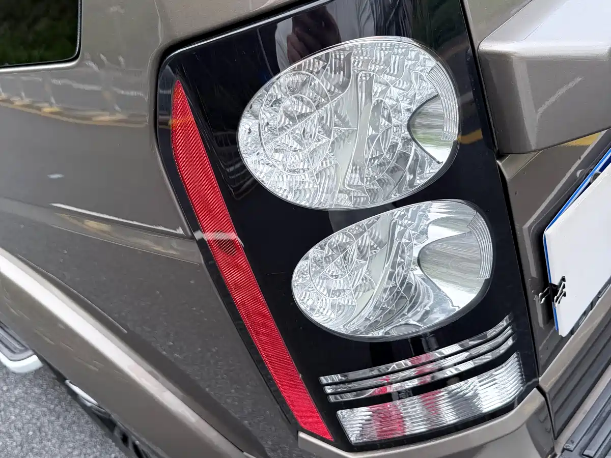 Land Rover Discovery 2015 3.0 SDV6 HSE Diesel фото 16