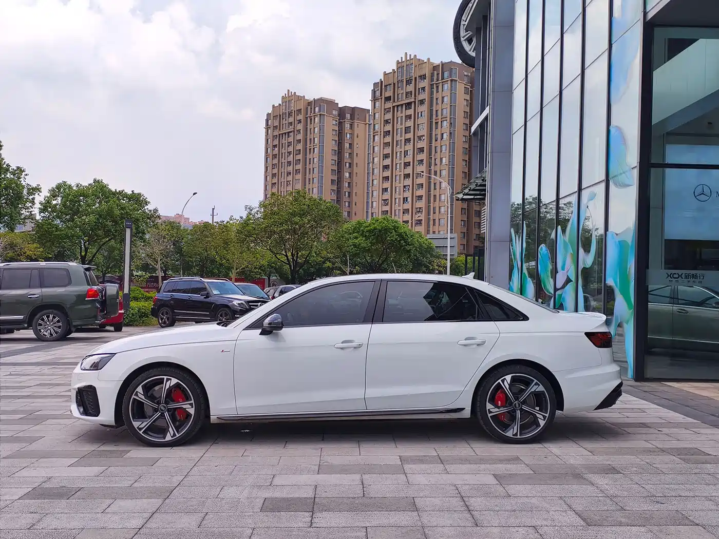 Audi A4L 2025 2024 40 TFSI Luxury Dynamic (Starry Night Edition)