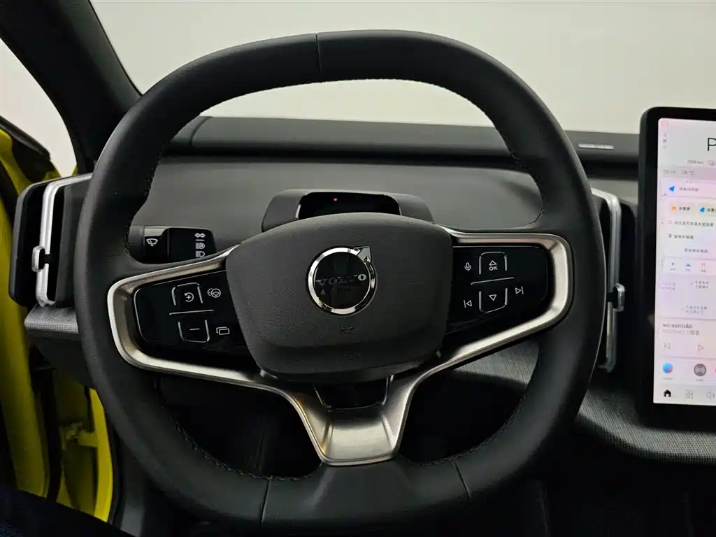 Volvo EX30 2025 Dual Motor AWD High Performance Ultra фото 6