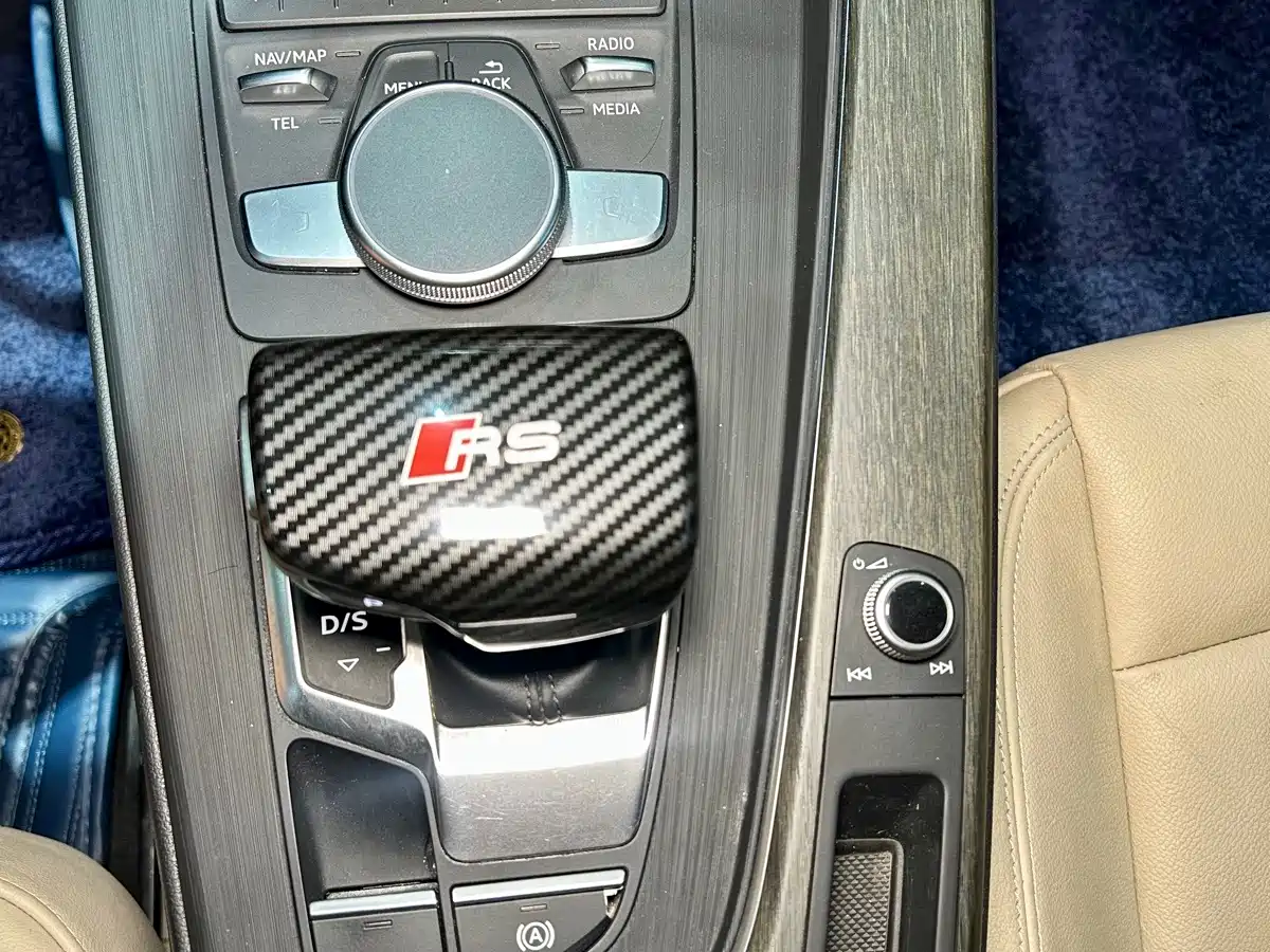 Фото 21 - Audi A4L