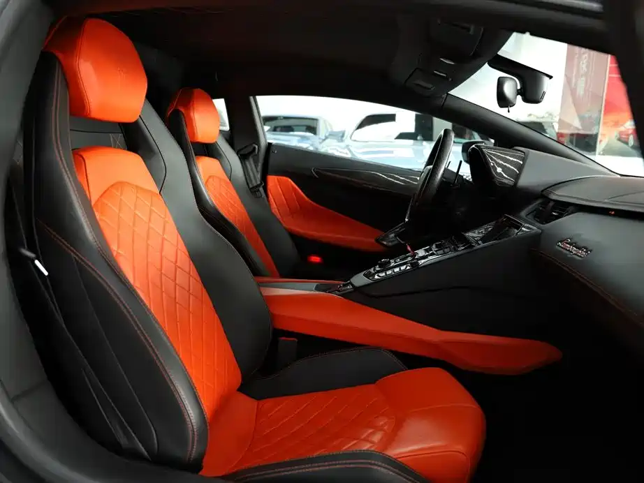 Lamborghini Aventador 2011 LP 700-4 фото 7