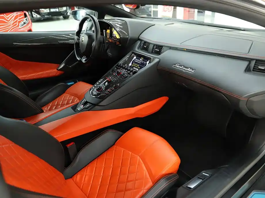 Lamborghini Aventador 2011 LP 700-4 фото 17