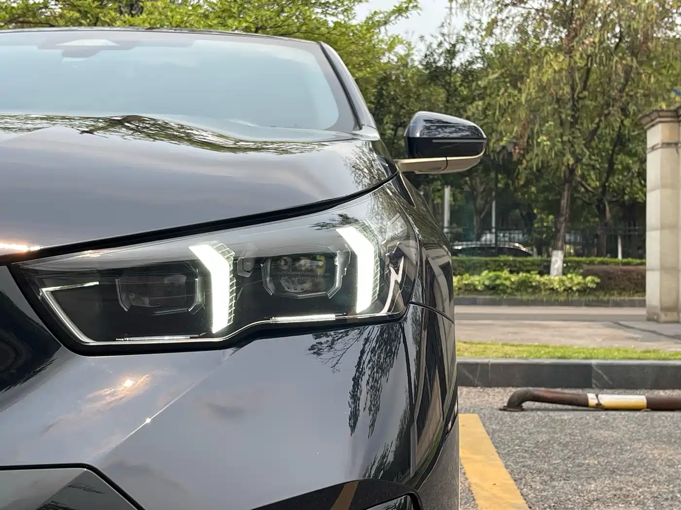 BMW 5 Series 2024 530Li Leading M Sport Package фото 7