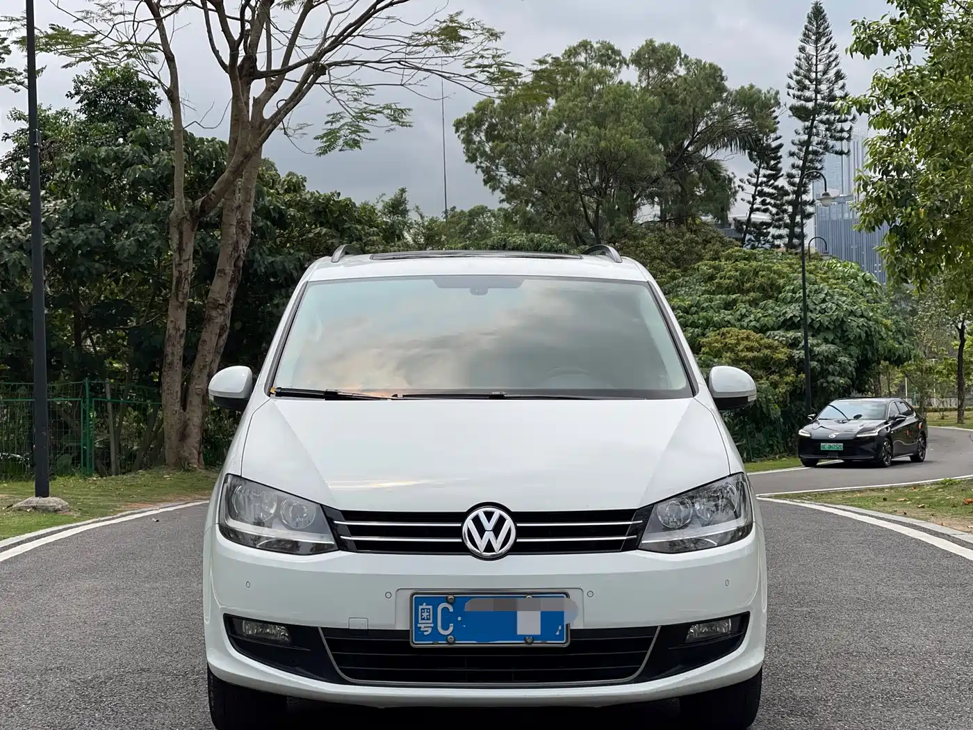 Volkswagen Sharan 2013 1.8TSI Standard Euro IV фото 2