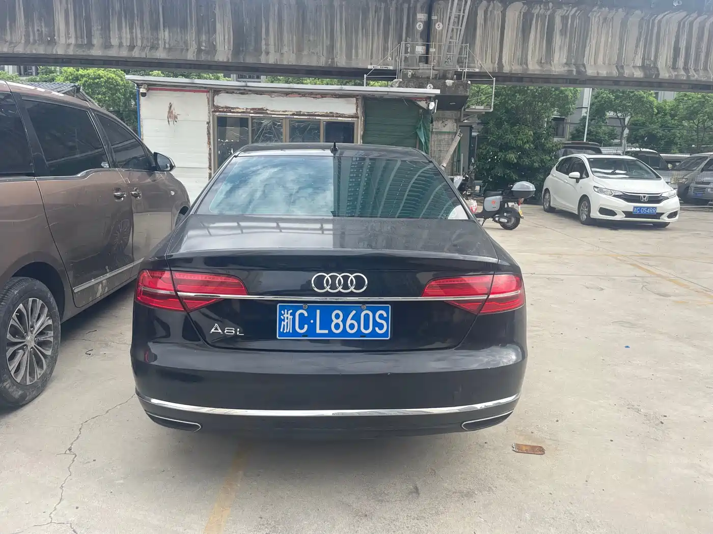 Фото 5 - Audi A8