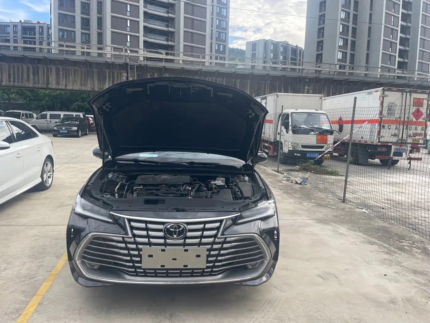 Photo 16 - Toyota Avalon