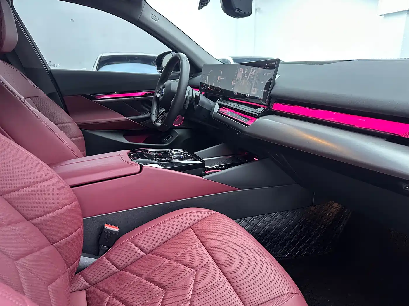 BMW 5 Series 2024 530Li Premium M Sport Package фото 11