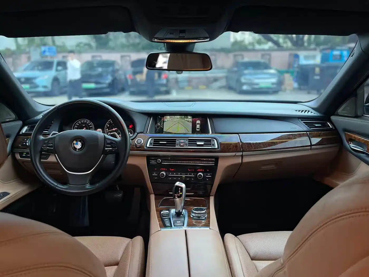 BMW 7 Series 2013 750Li xDrive фото 5