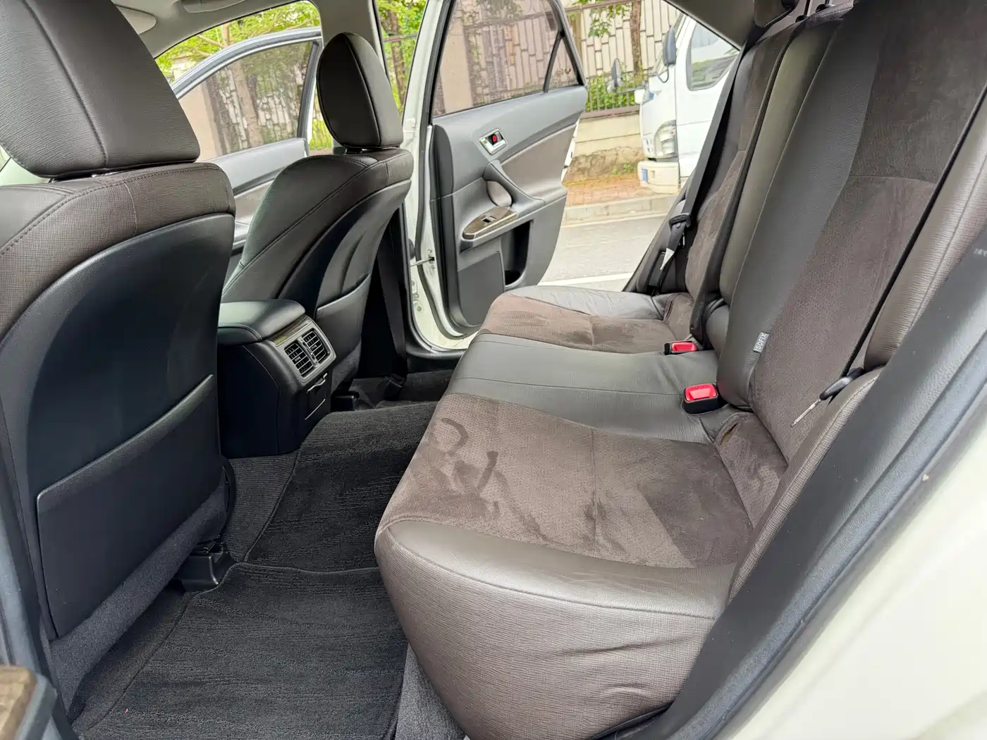 Toyota Reiz 2013 2.5V Premium Edition фото 4