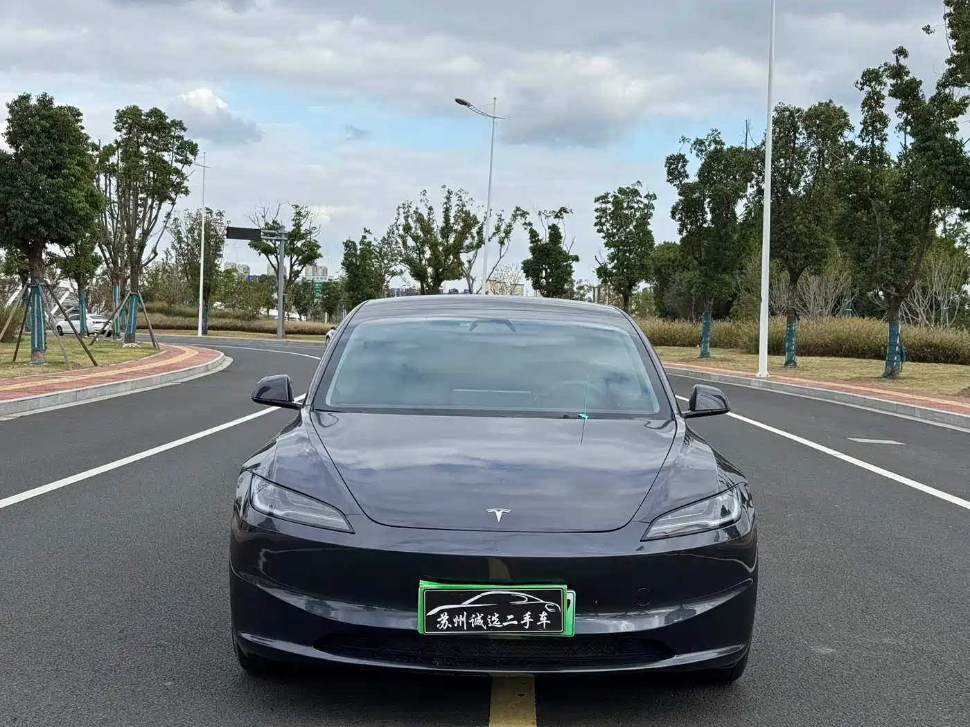 TESLA MODEL 3