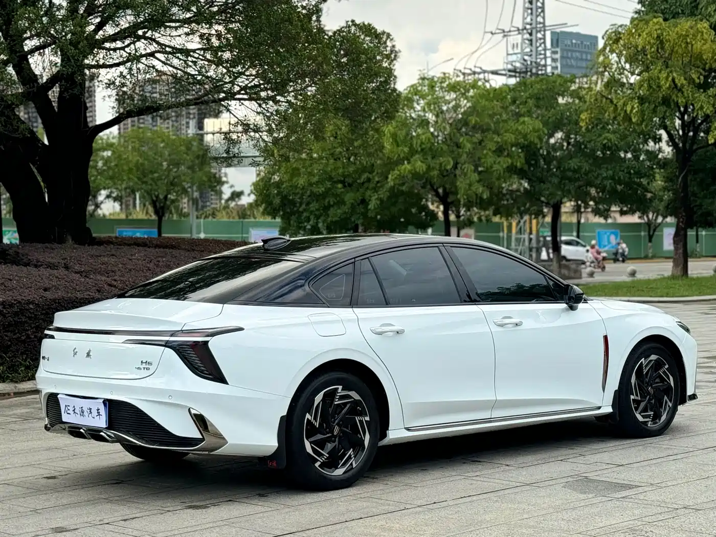 Hongqi H6 2023 2.0T Comfort Edition фото 8