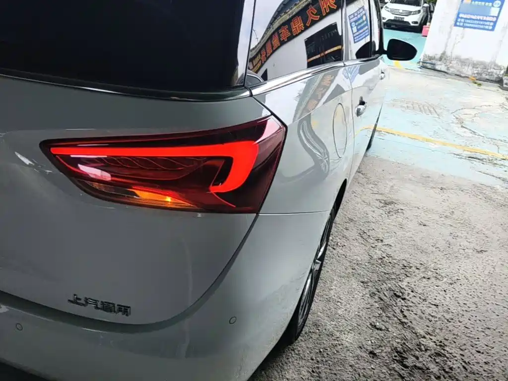 Buick GL6 2018 2018 18T 6-Seater Premium