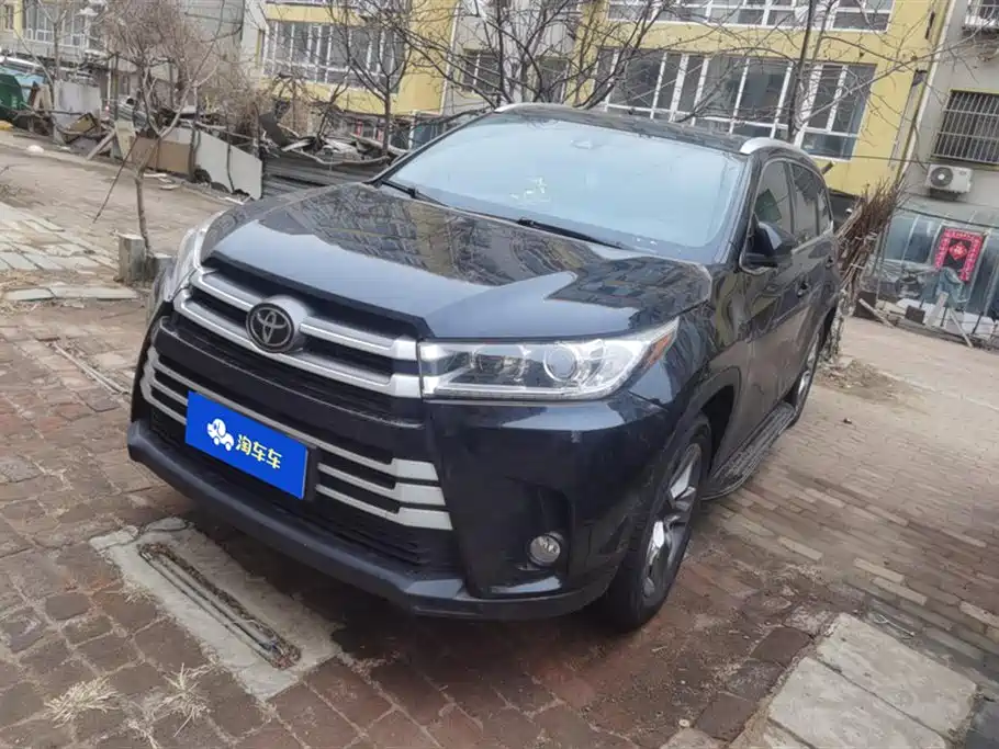 TOYOTA HIGHLANDER